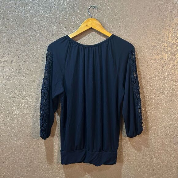 Chelsea & Theodore Women’s Small Blue Black 3/4 Sleeve Shirt - Picture 3 of 5